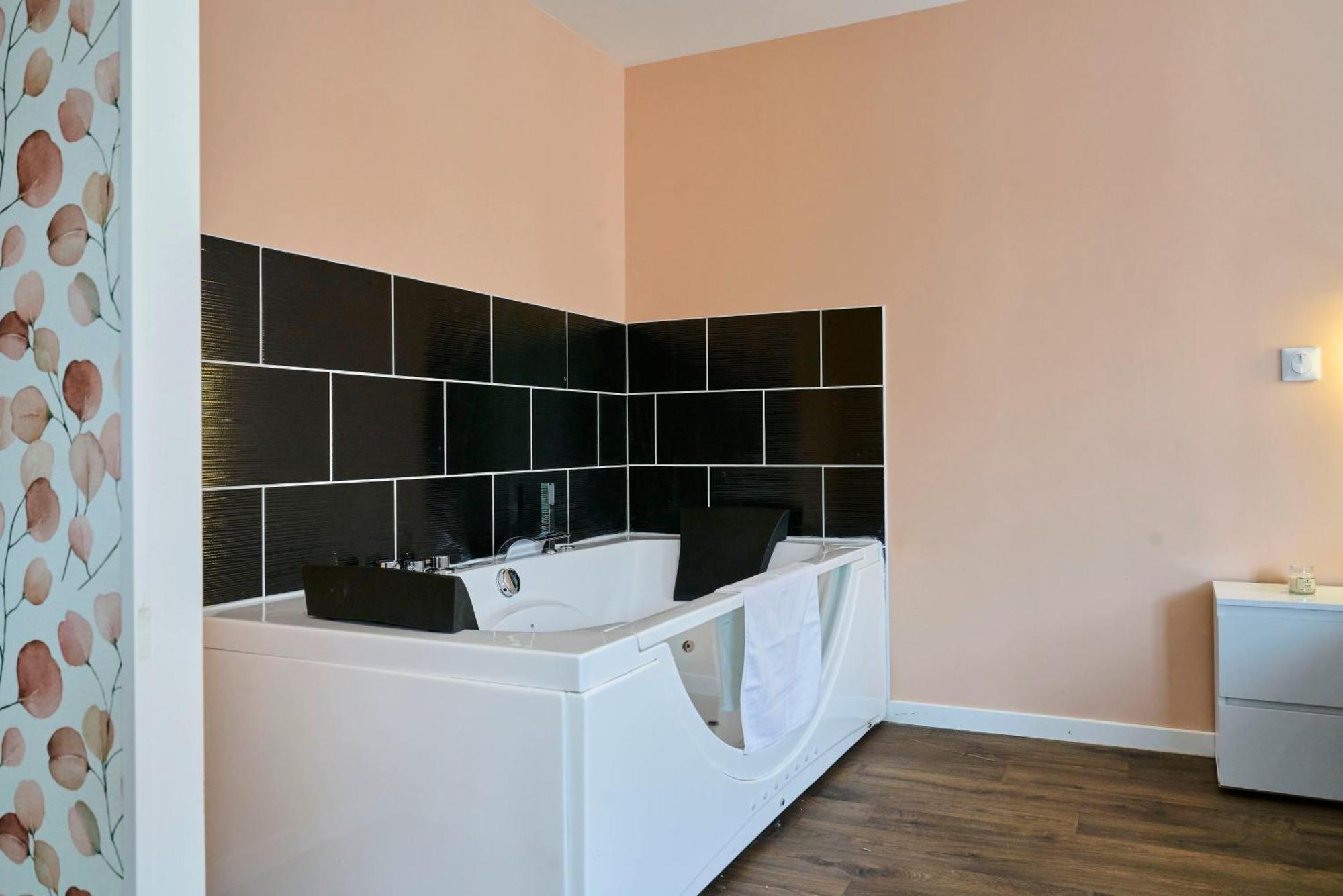 Ng Prestige L Lille L Tourcoing - Bouvines Balneo Apartman Kültér fotó
